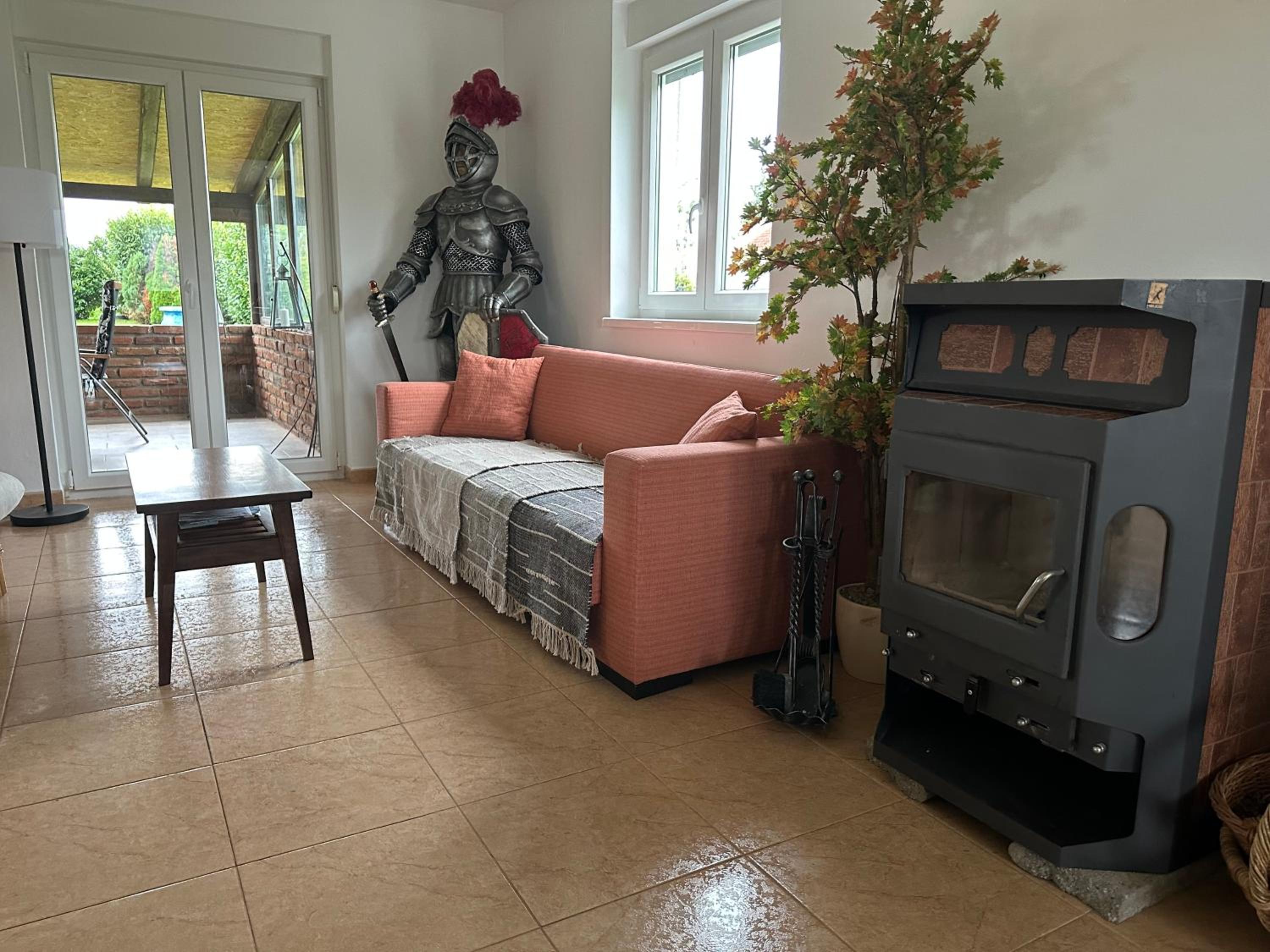 Photo 18