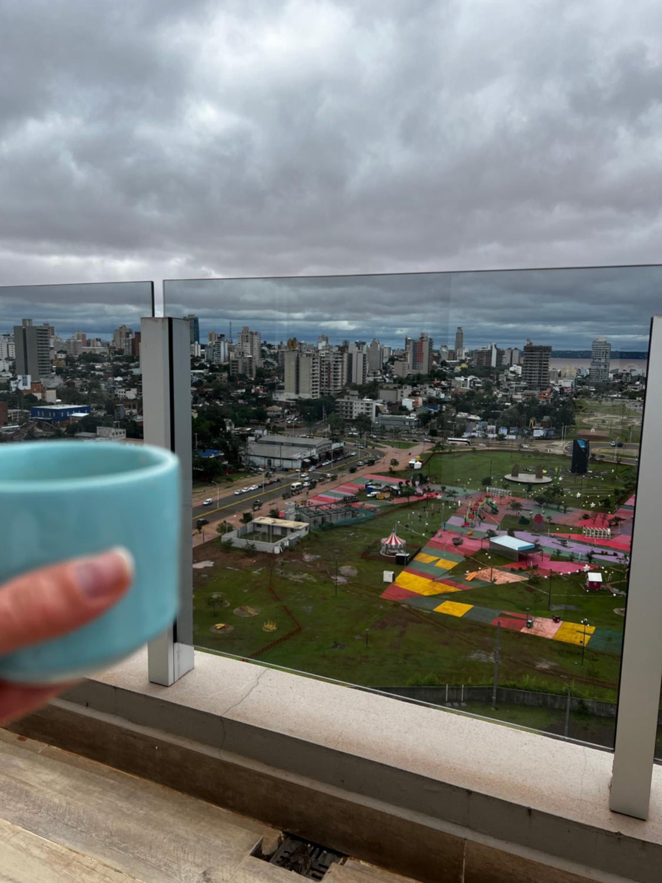 Dpto moderno con vista al río y a la ciudad
