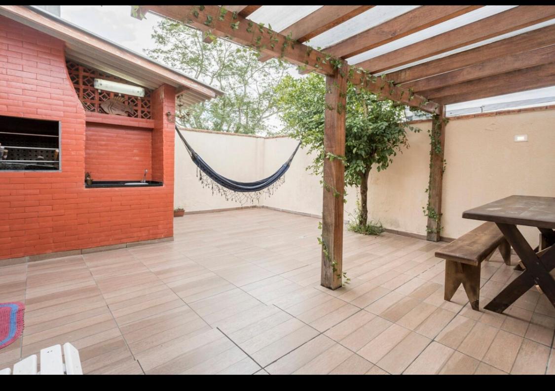 Casa confortável em condomínio