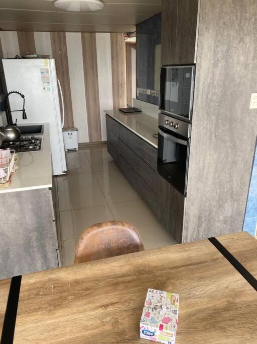 Agradable casa en parcela con piscina y vista al mar