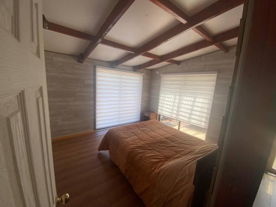 Agradable casa en parcela con piscina y vista al mar