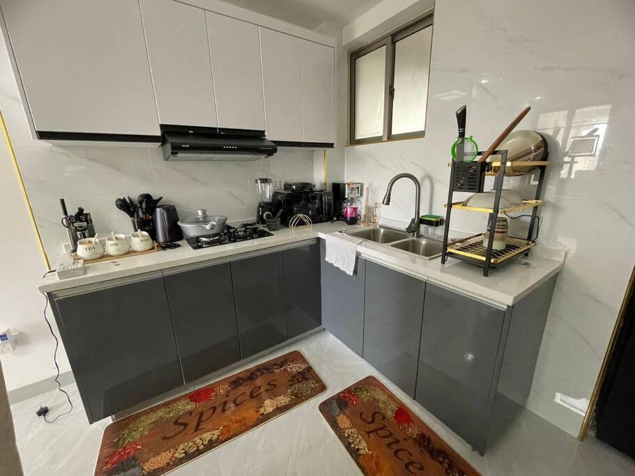 Goldpark Homes-Furnished one bedroom apartment view 3