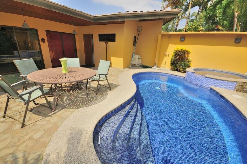 Casa Suenos- Iconic 4BR Home with Private Pool