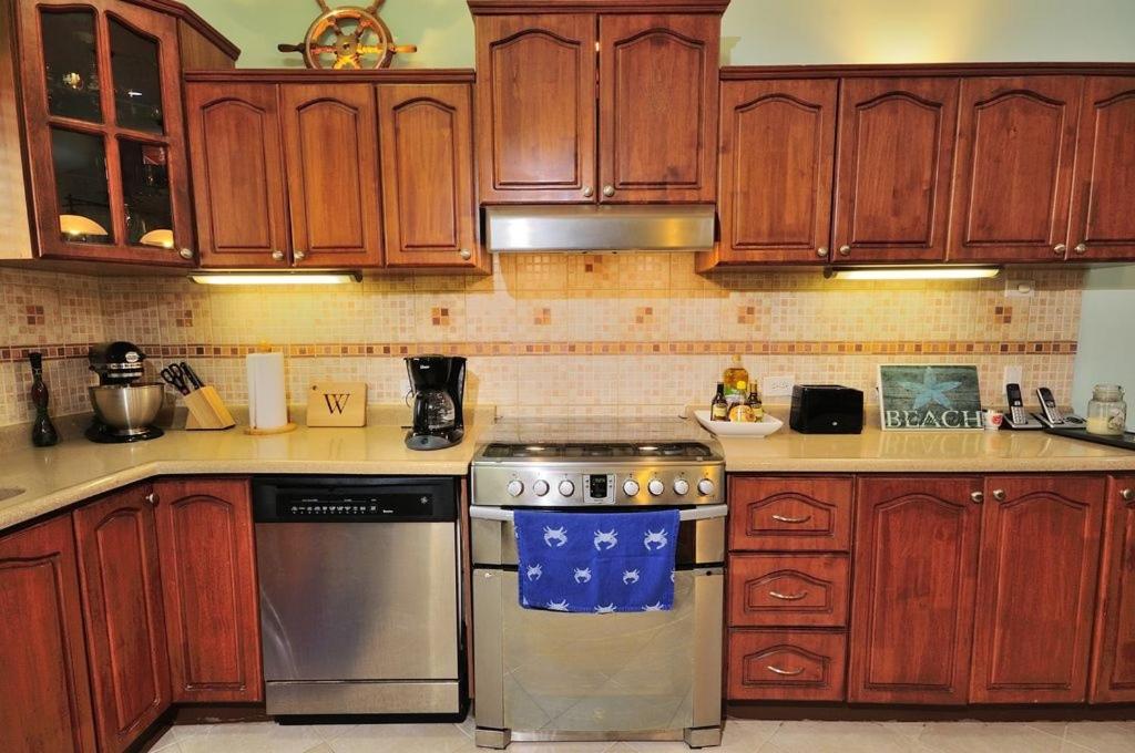 Casa Suenos- Iconic 4BR Home with Private Pool