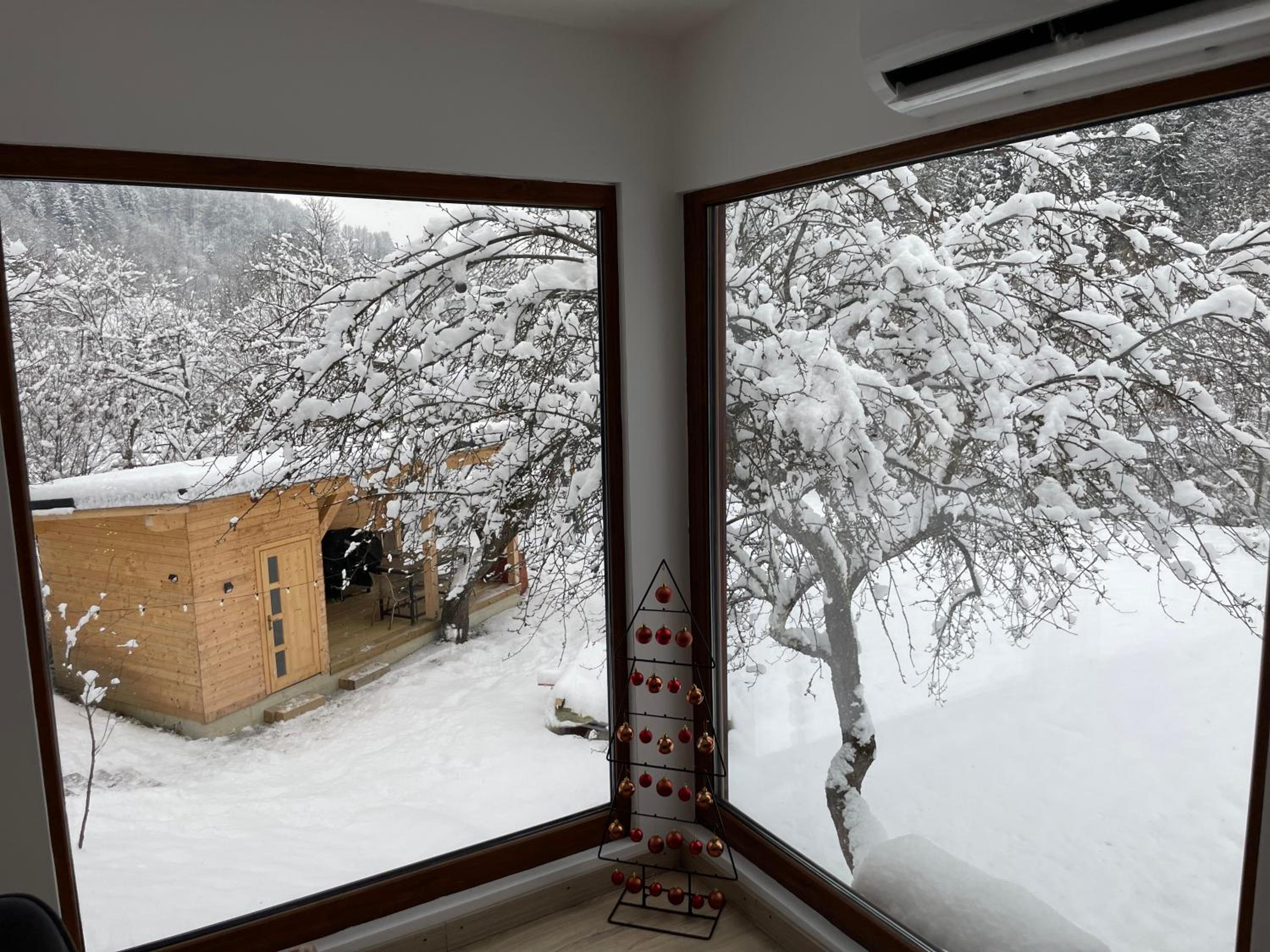 Biutiful Bungalow