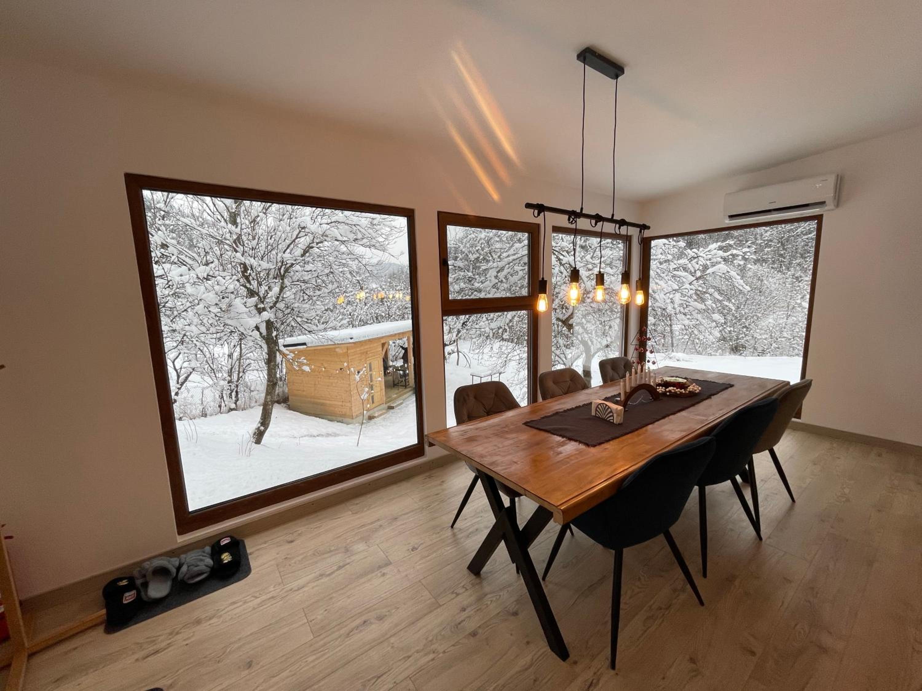 Biutiful Bungalow