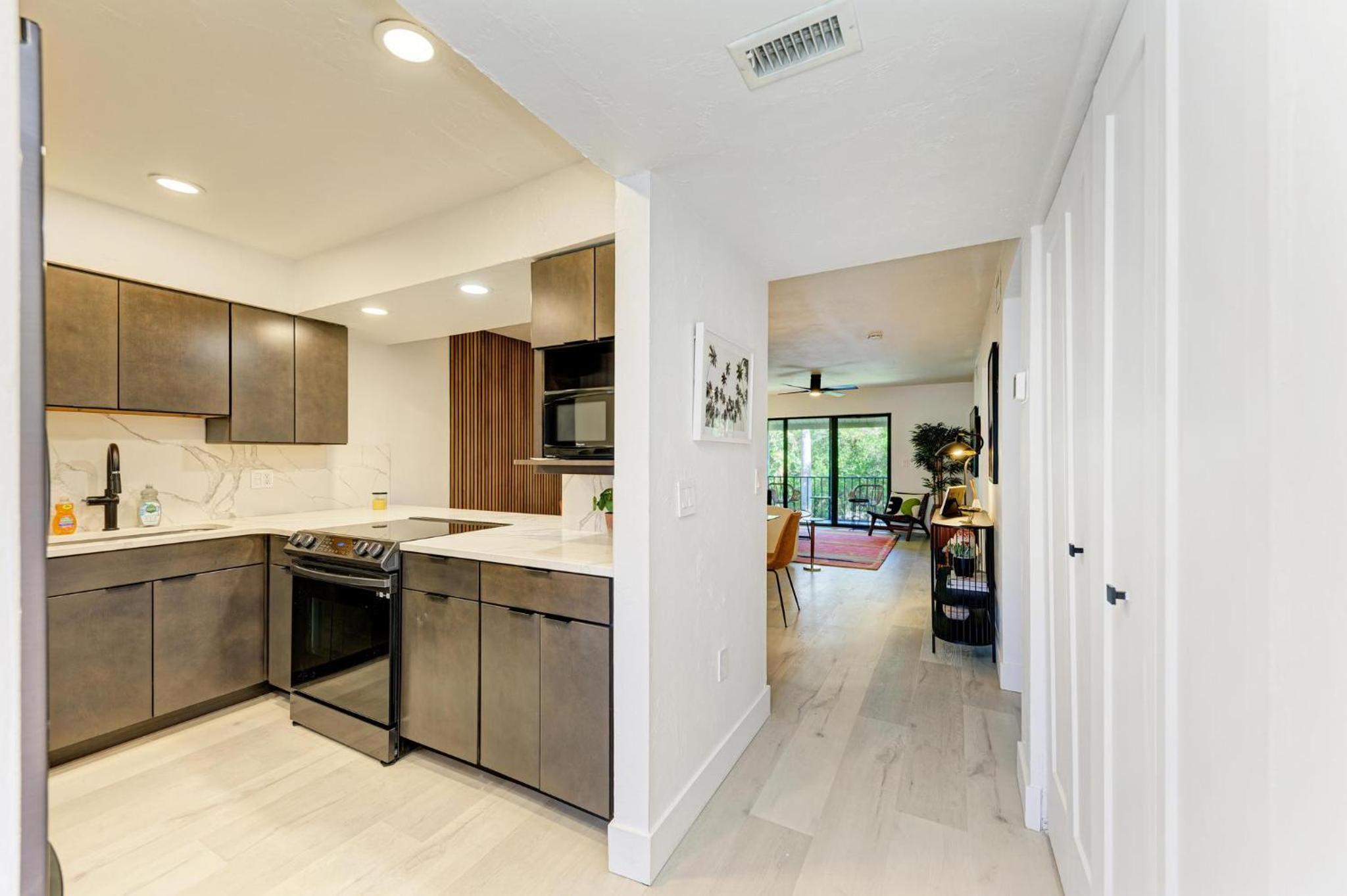 Anna Maria Beach Condo-2 Bed/2 bath- Sleeps 6 view 2