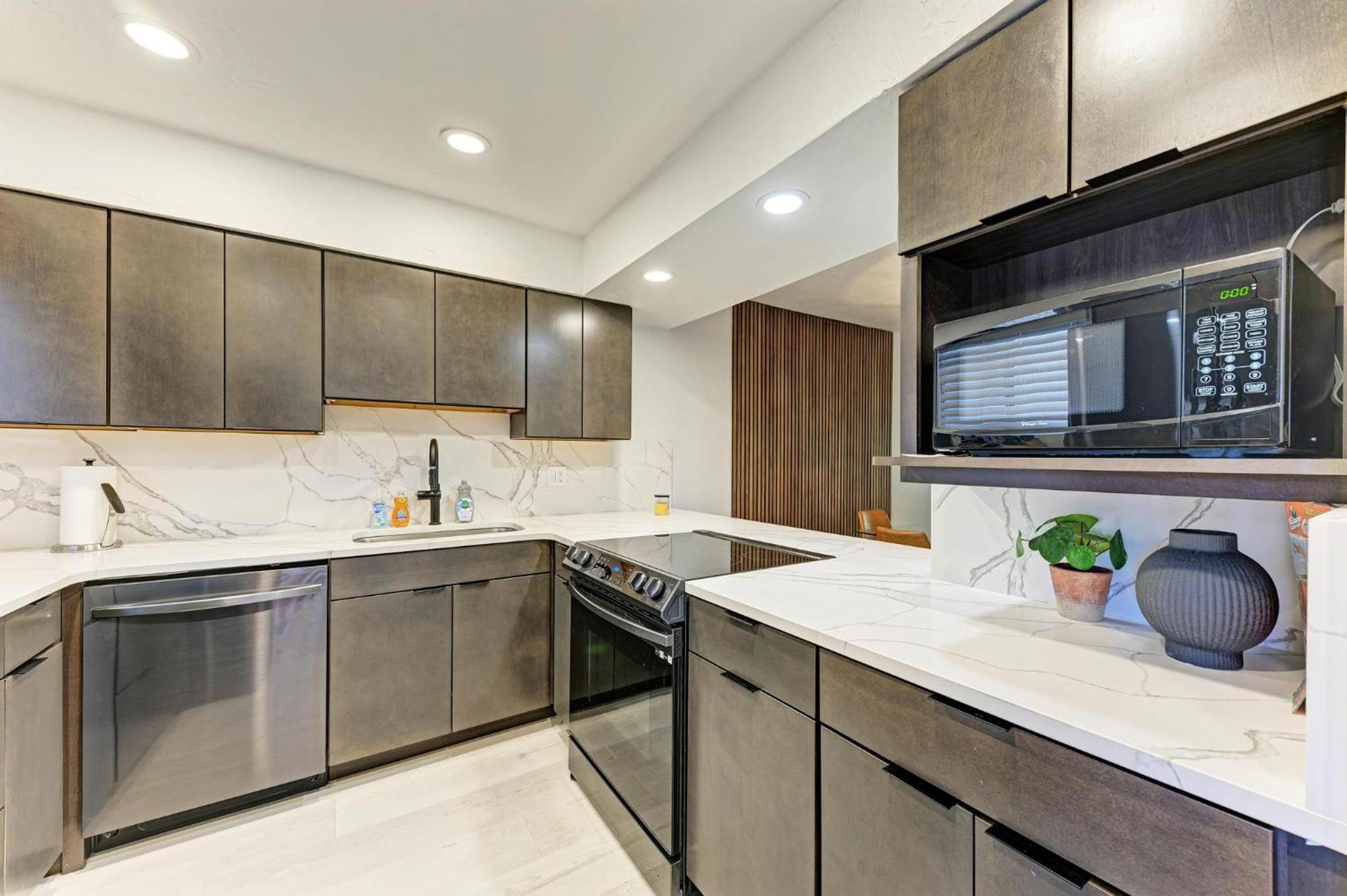 Anna Maria Beach Condo-2 Bed/2 bath- Sleeps 6 view 3