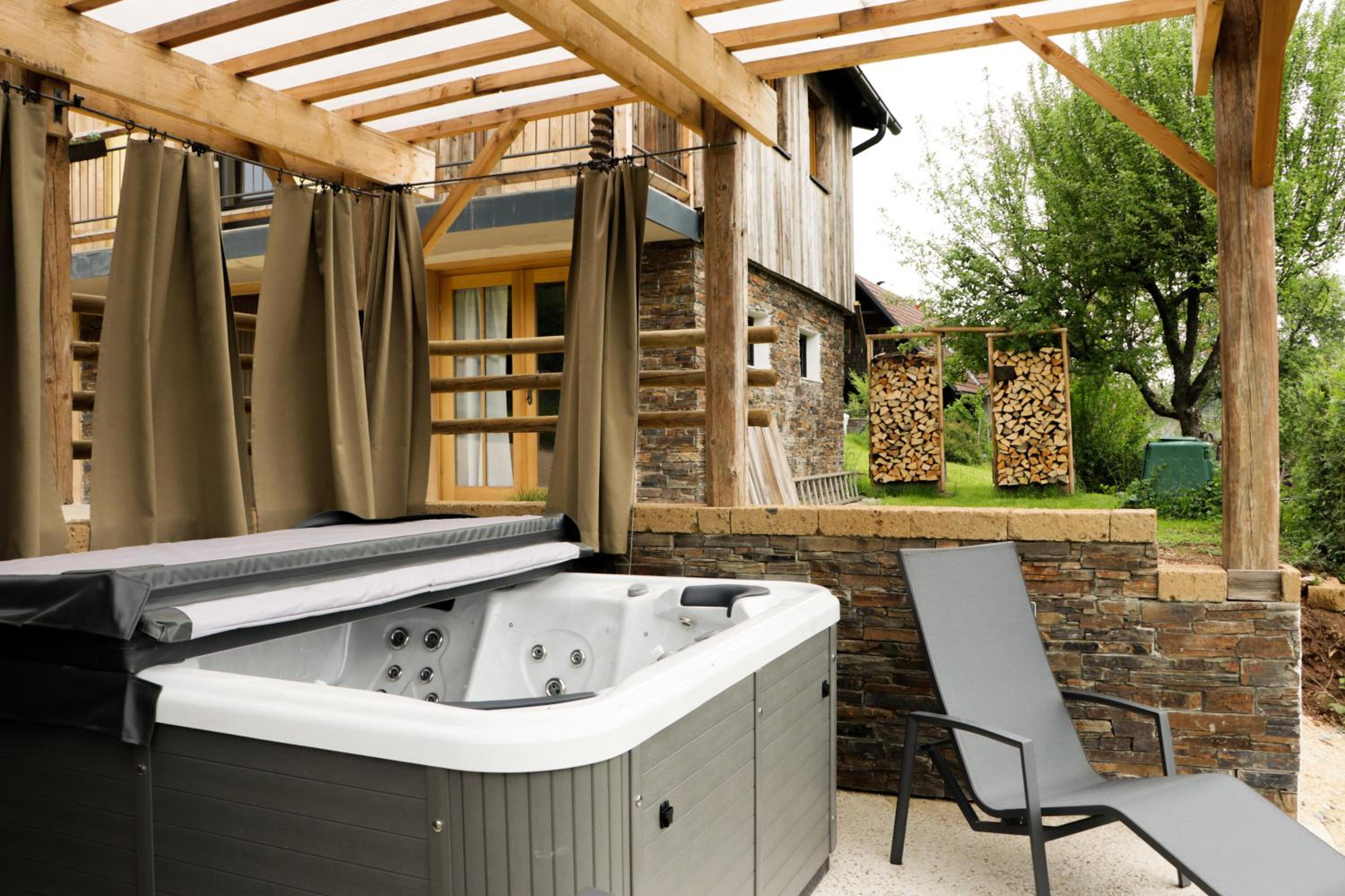 Haus Sulmwirtmüller mit Jacuzzi und Sauna