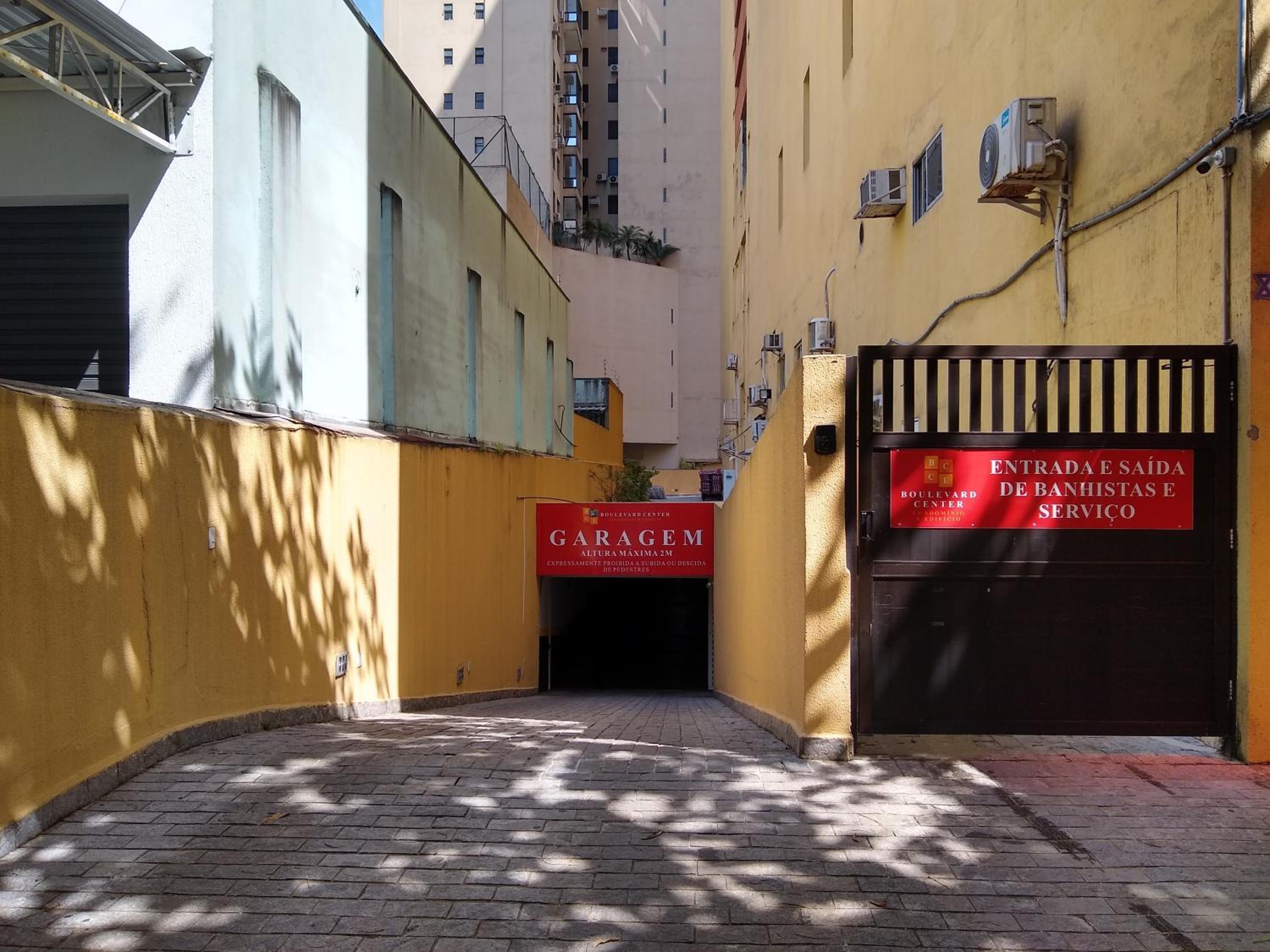 Flat Pitangueiras Boulevard Center - 1 vaga garagem - Ar Cond - Piscina e Sauna - Wi Fi view 3