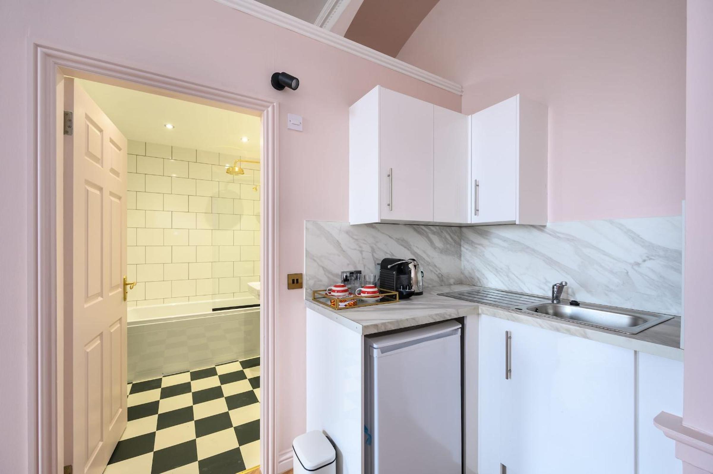 Queen Charlotte Guesthouse