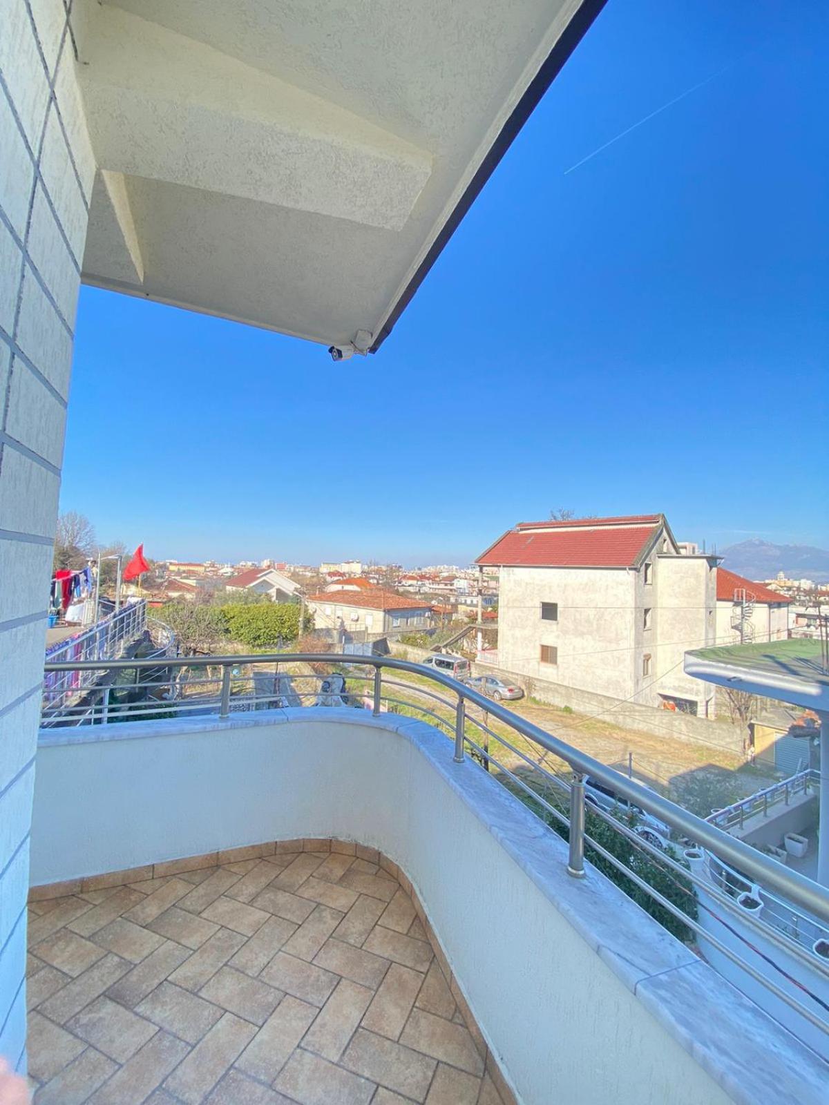 Vila DLMeti