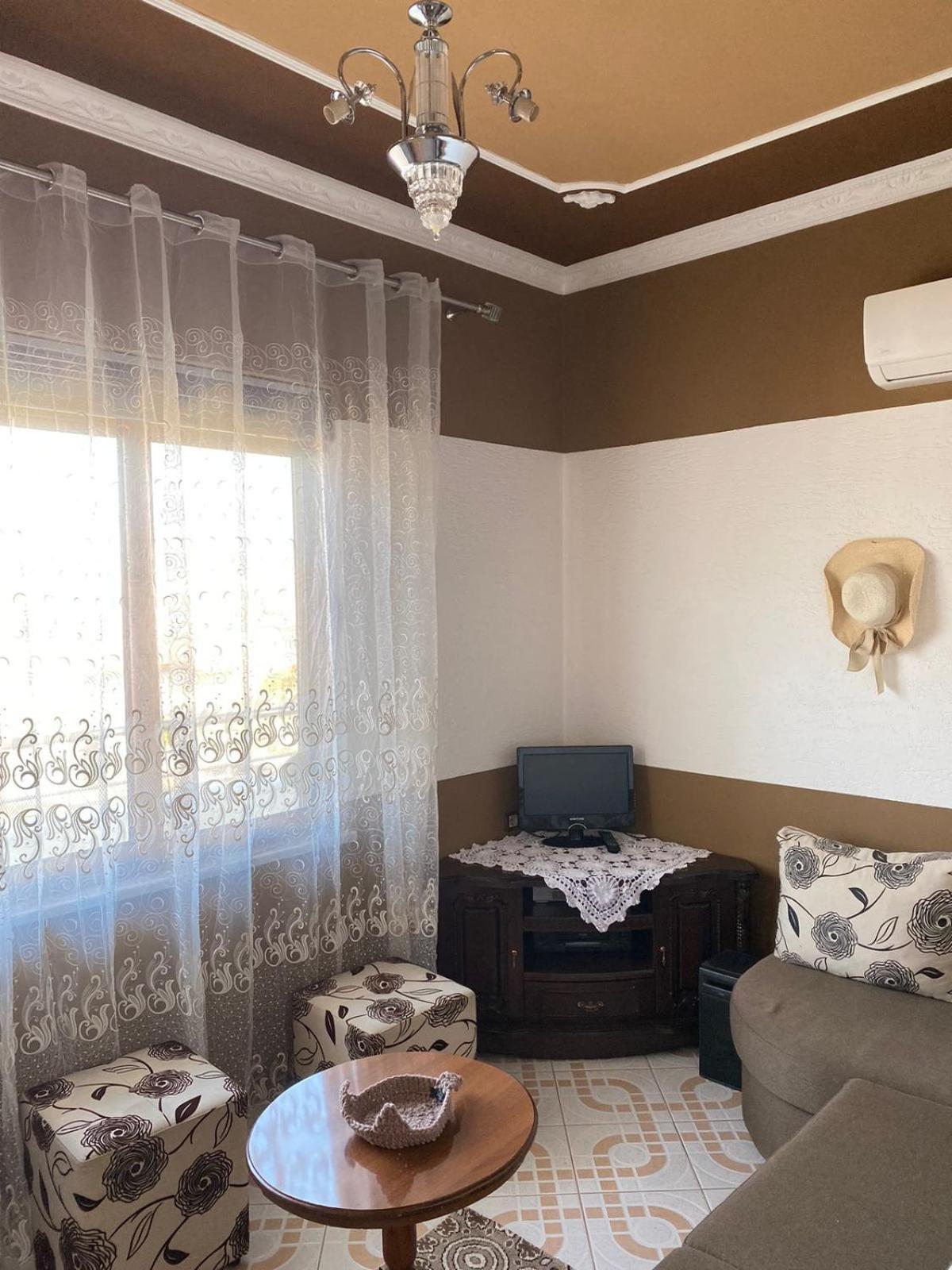 Vila DLMeti
