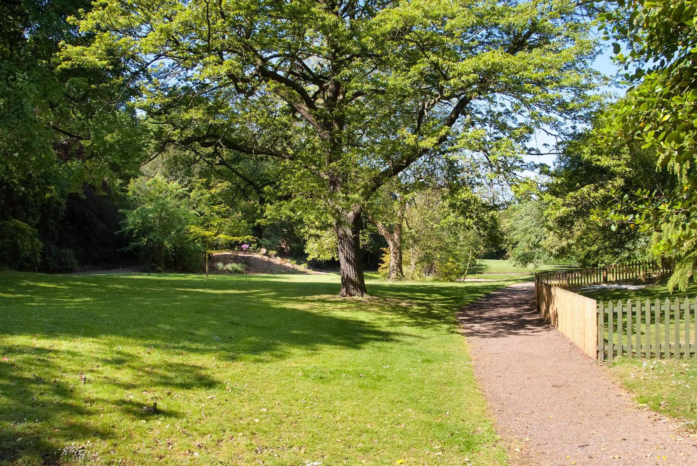 Queen Charlotte Guesthouse