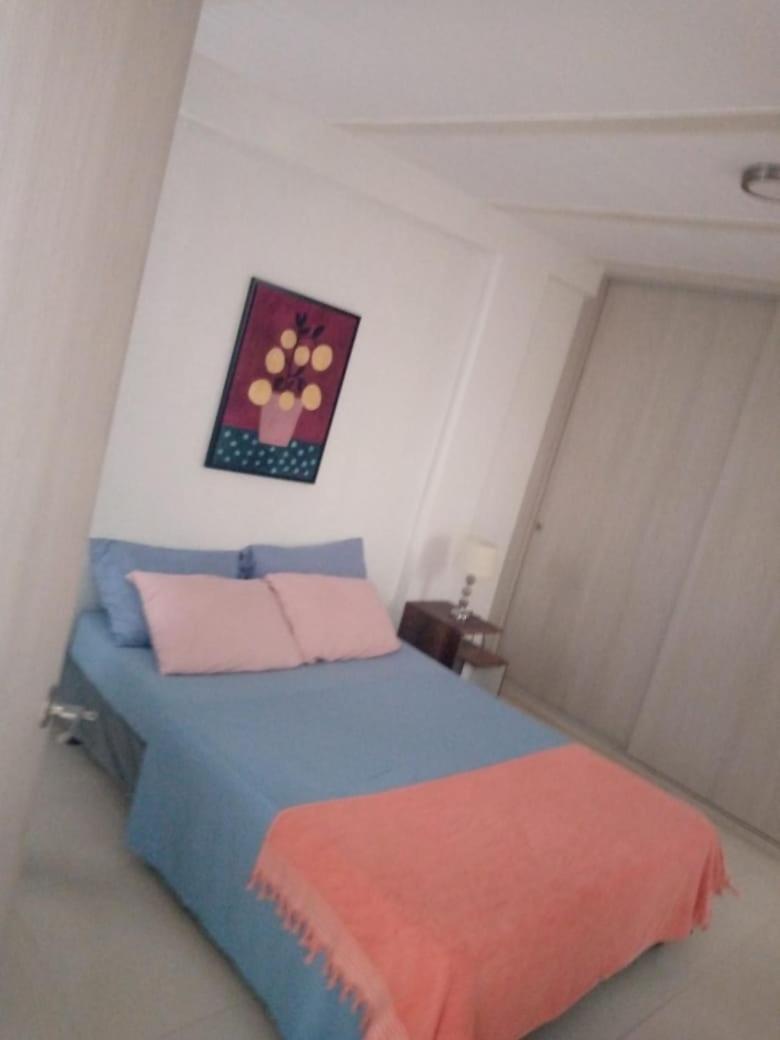 ALQUILO''APARTAMENTO COMPLETO con ZONA PRIVADA SOCIAL BARBECUE BBQ'' para FAMILIAS-3 HABITACION-2 duchas