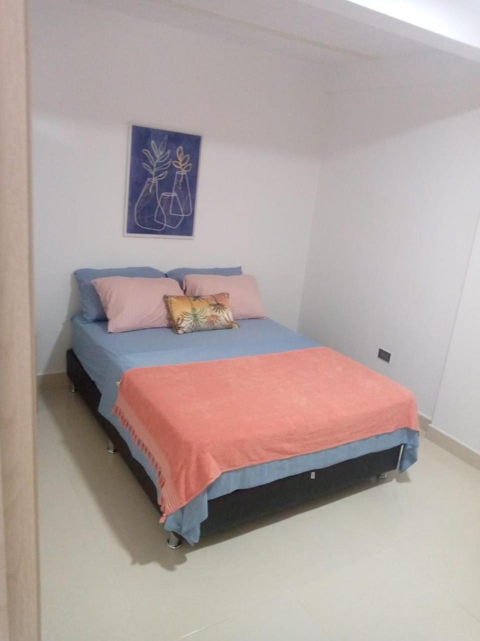 ALQUILO''APARTAMENTO COMPLETO con ZONA PRIVADA SOCIAL BARBECUE BBQ'' para FAMILIAS-3 HABITACION-2 duchas
