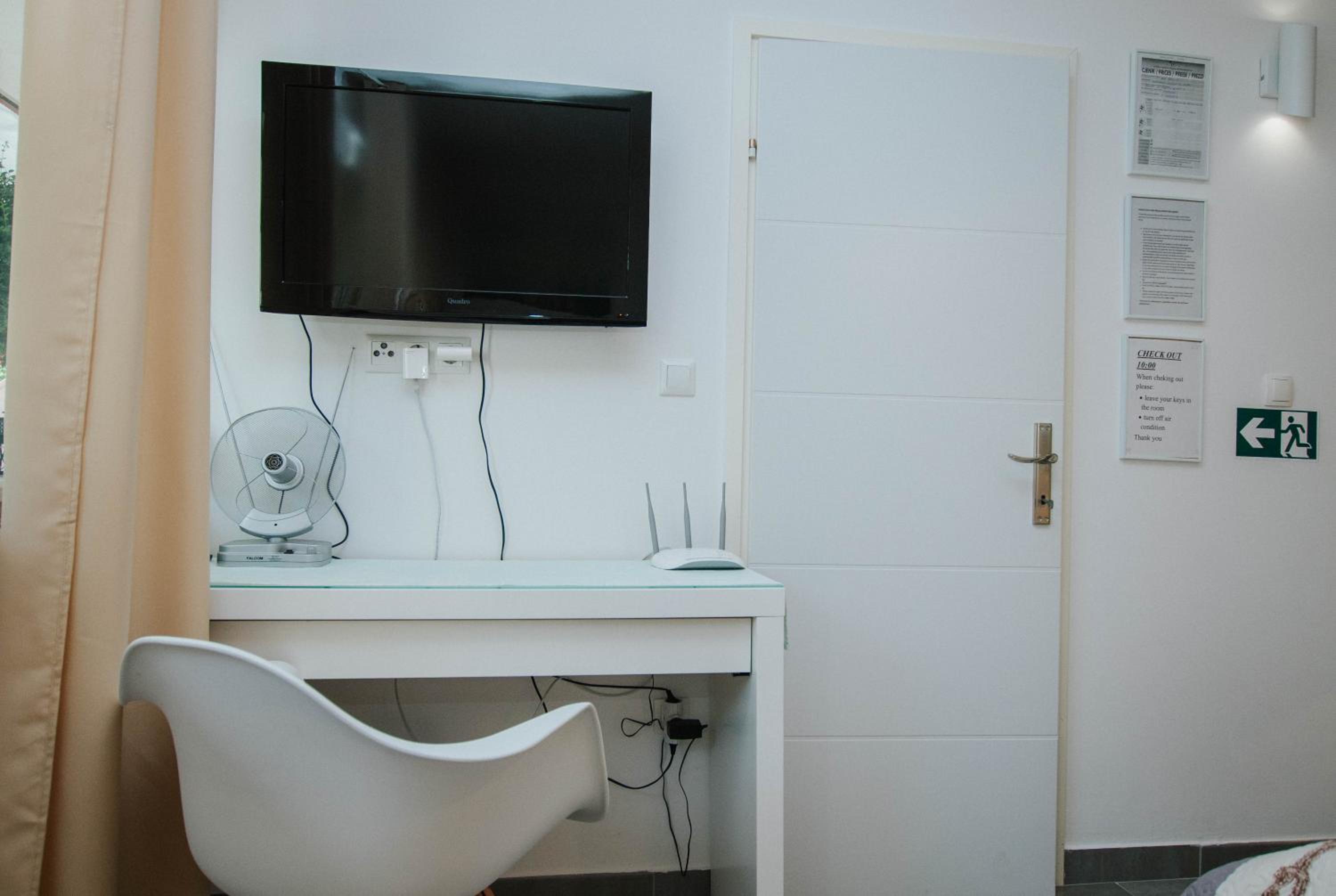 Photo 12