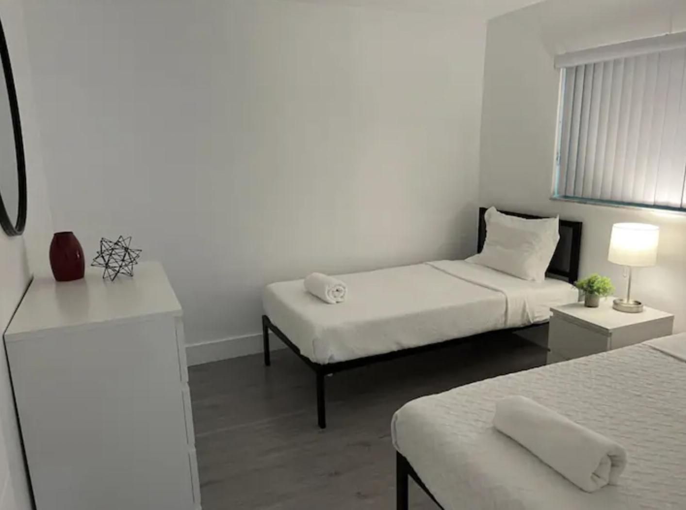 Designer River View Apartments view 3