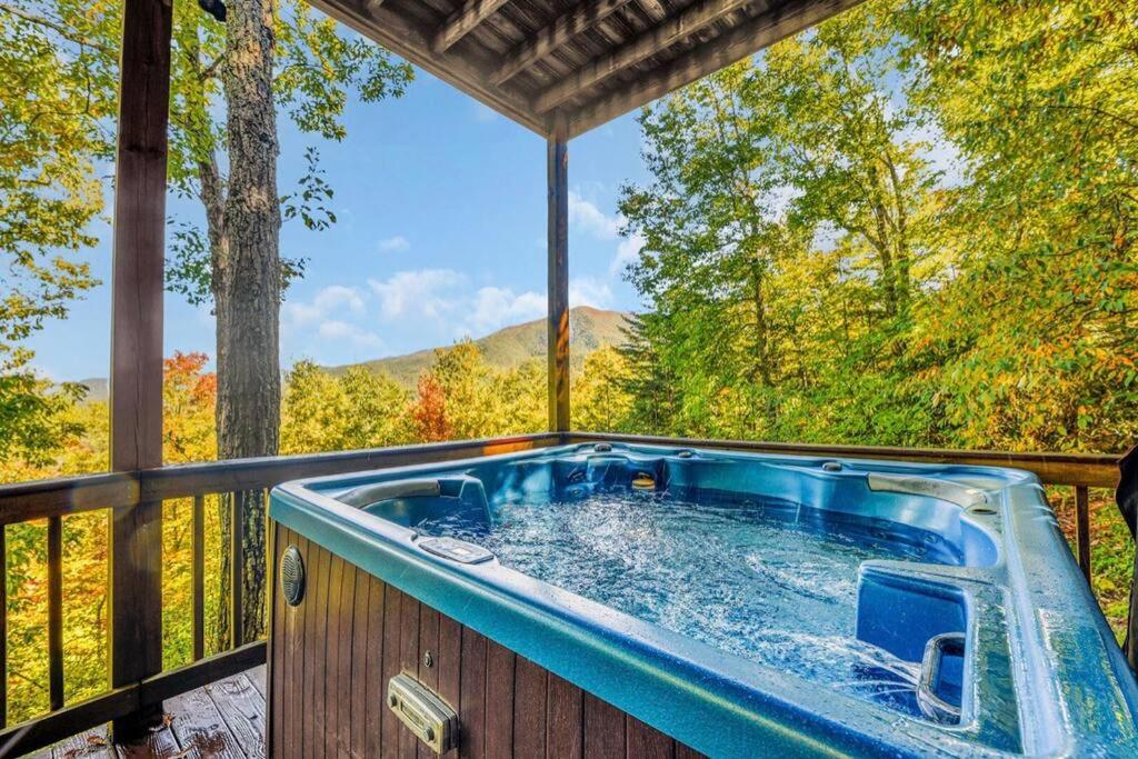 Great Views-4 bedrms-hot tub-Wi-Fi-BBQ view 2