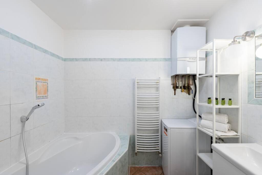 Side Apartment