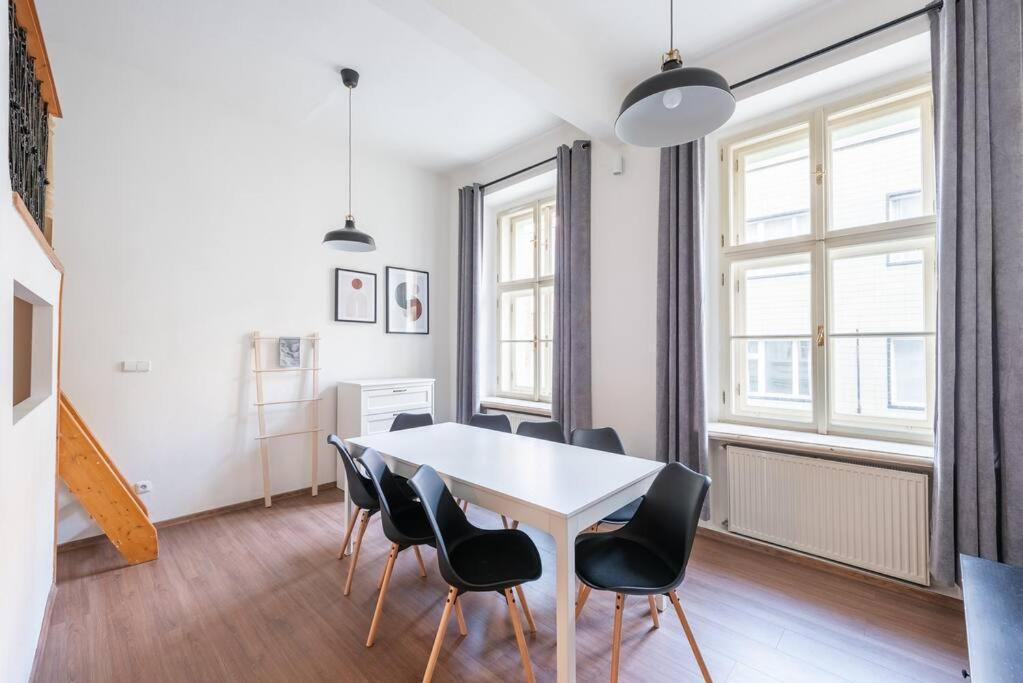Side Apartment