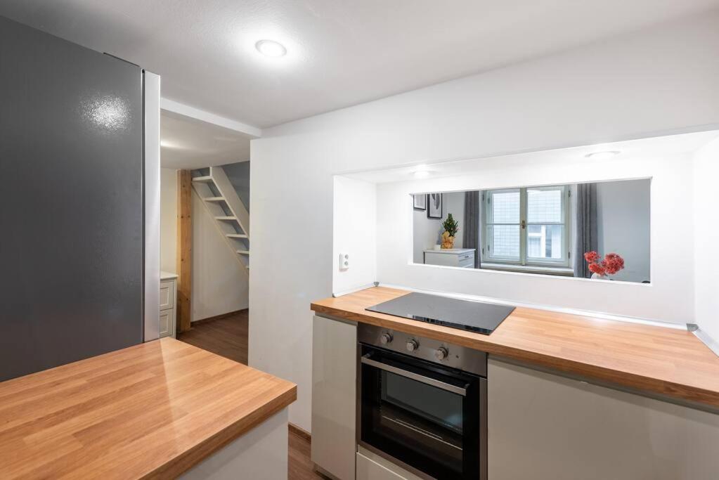 Side Apartment