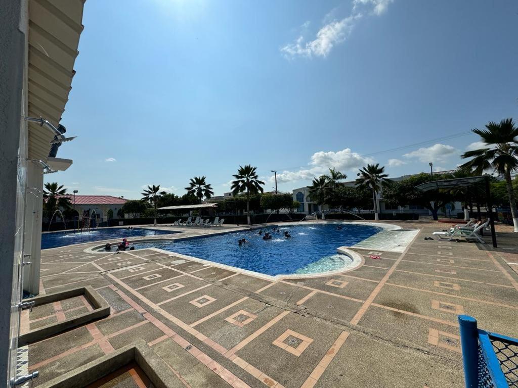 Casa Condominio Flandes / Giradot