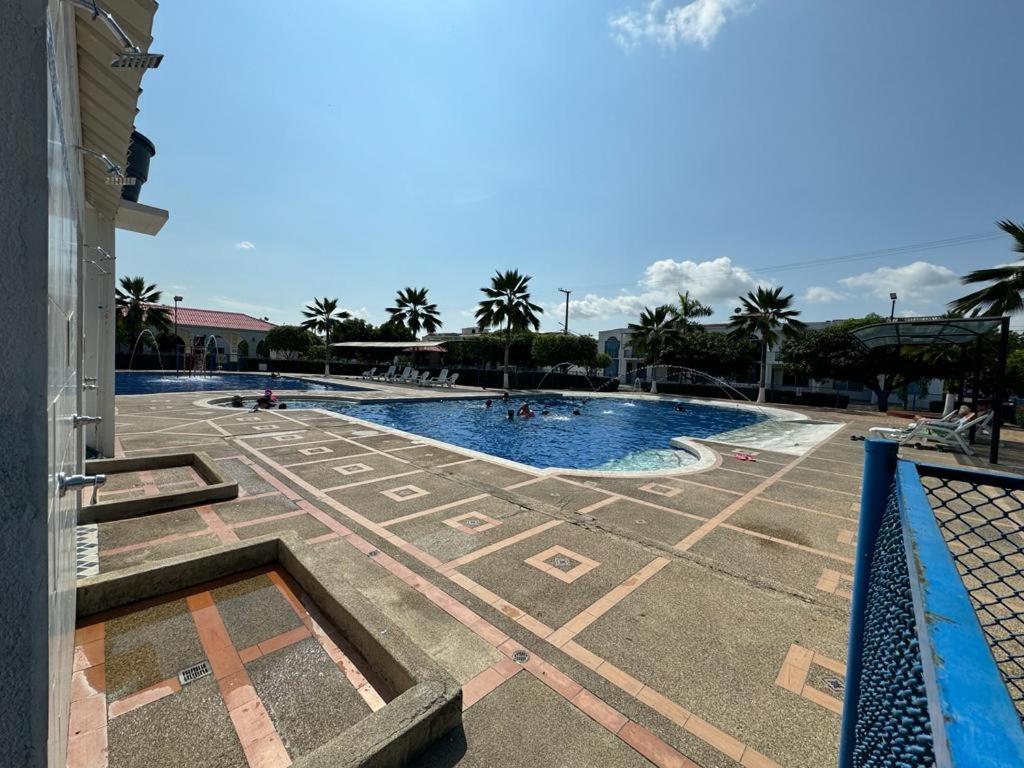 Casa Condominio Flandes / Giradot