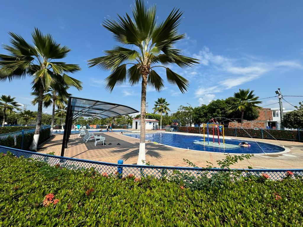 Casa Condominio Flandes / Giradot