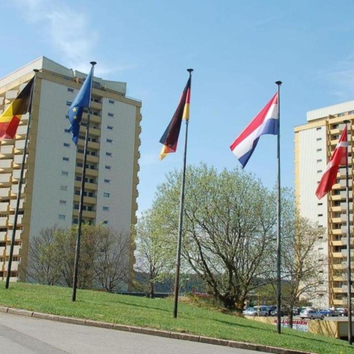 Schöne Ferienwohnung mit Schwimmbad, Sauna und Balkon