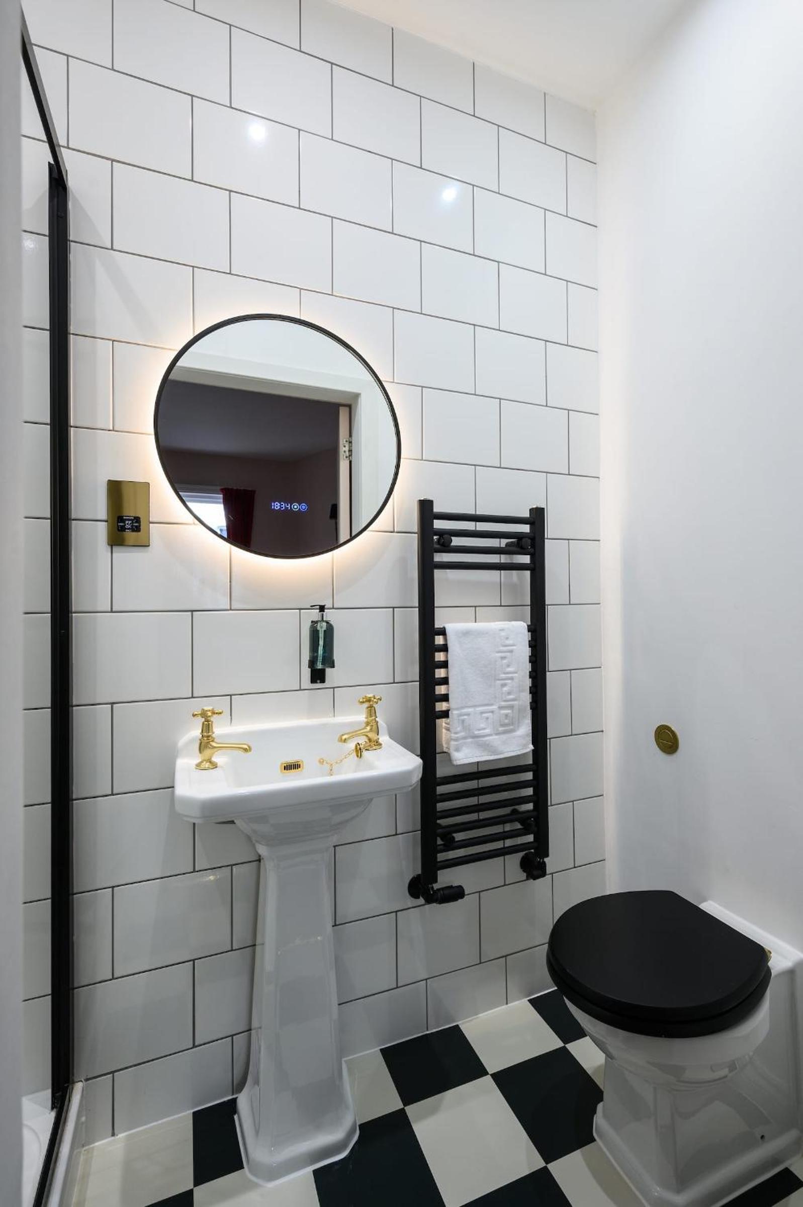 Queen Charlotte Guesthouse
