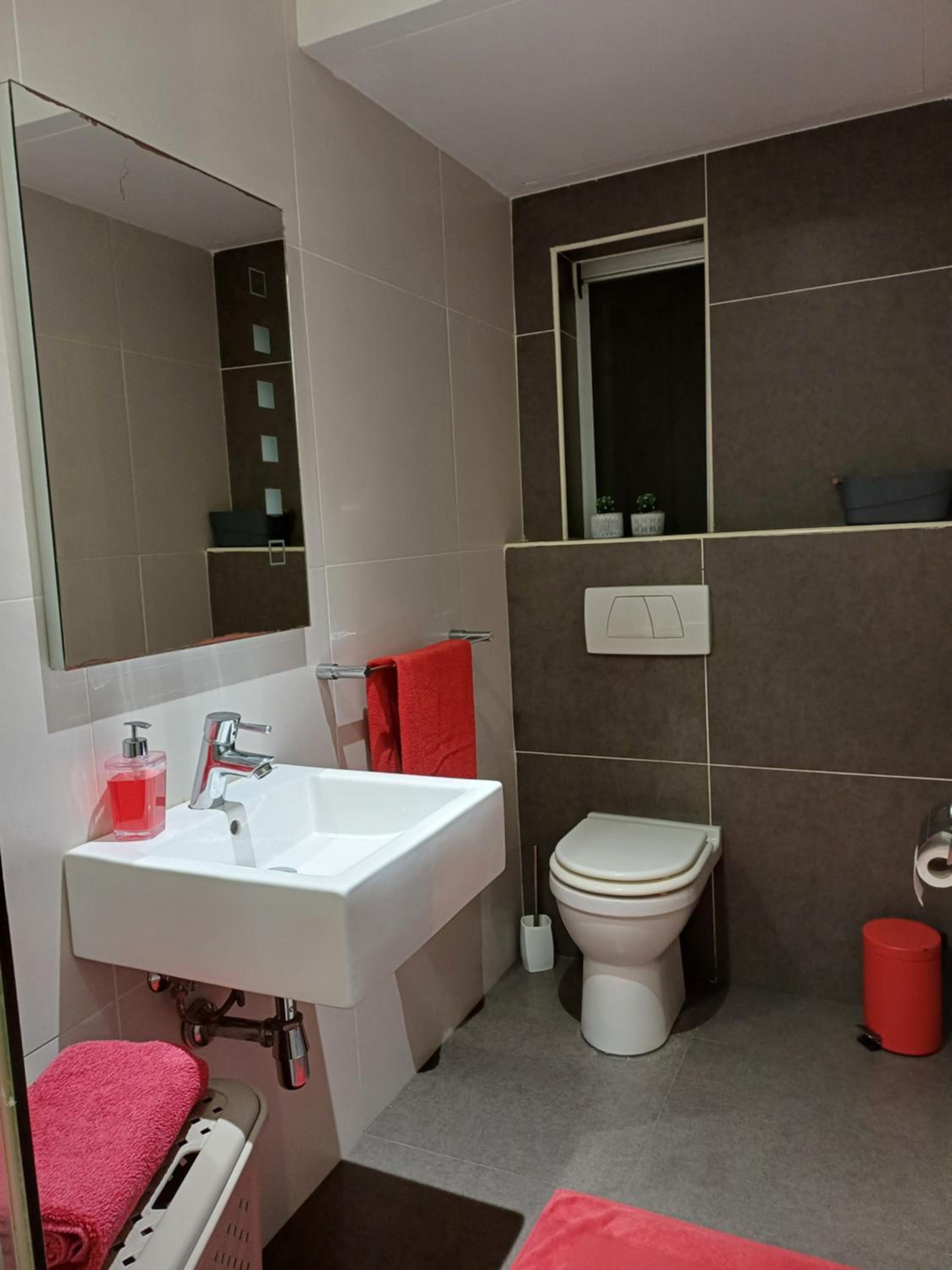 St Julian's 1 bed room Modern Apartment photo 2