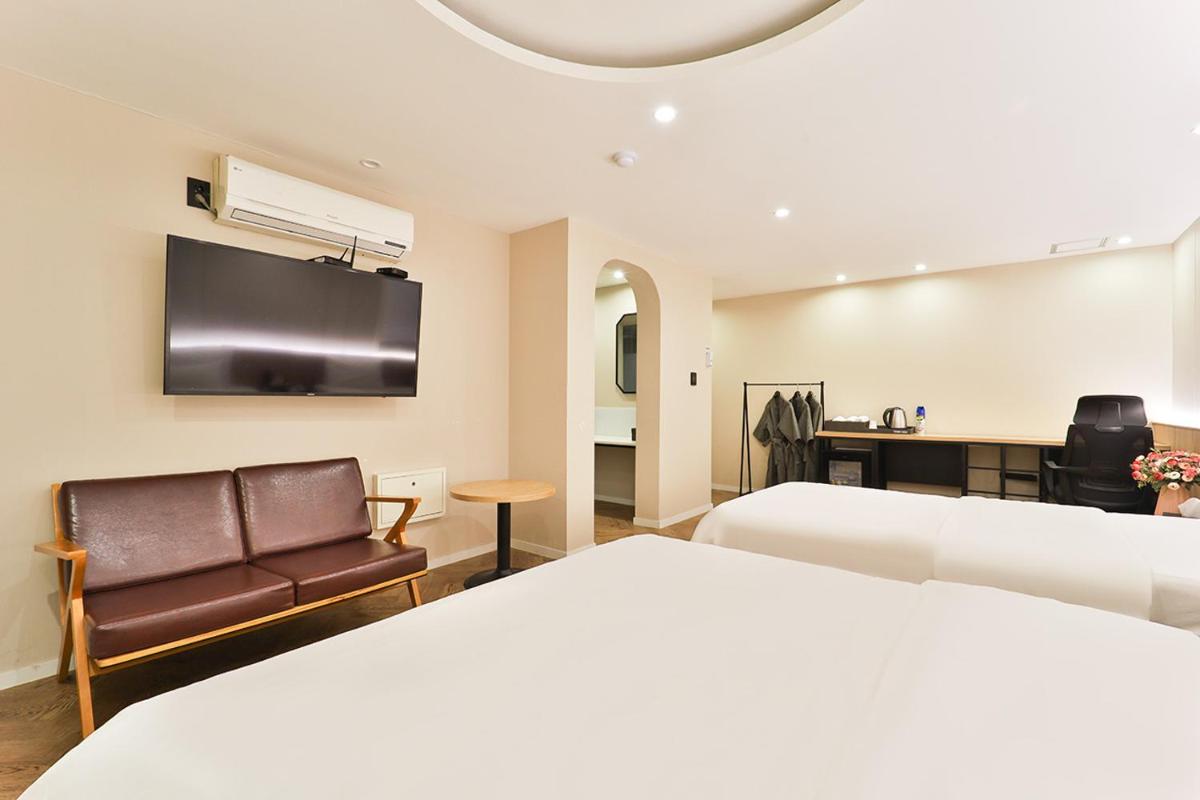 Jamsil Tomgi Hotel