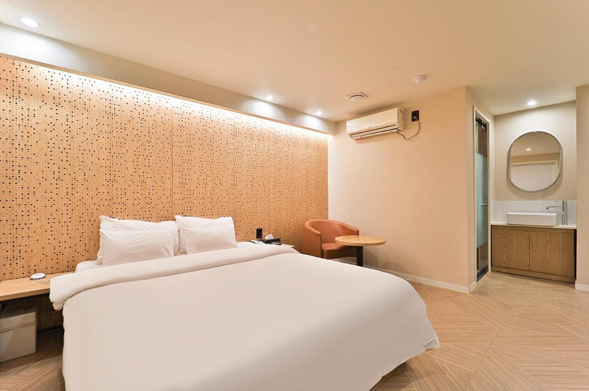 Jamsil Tomgi Hotel