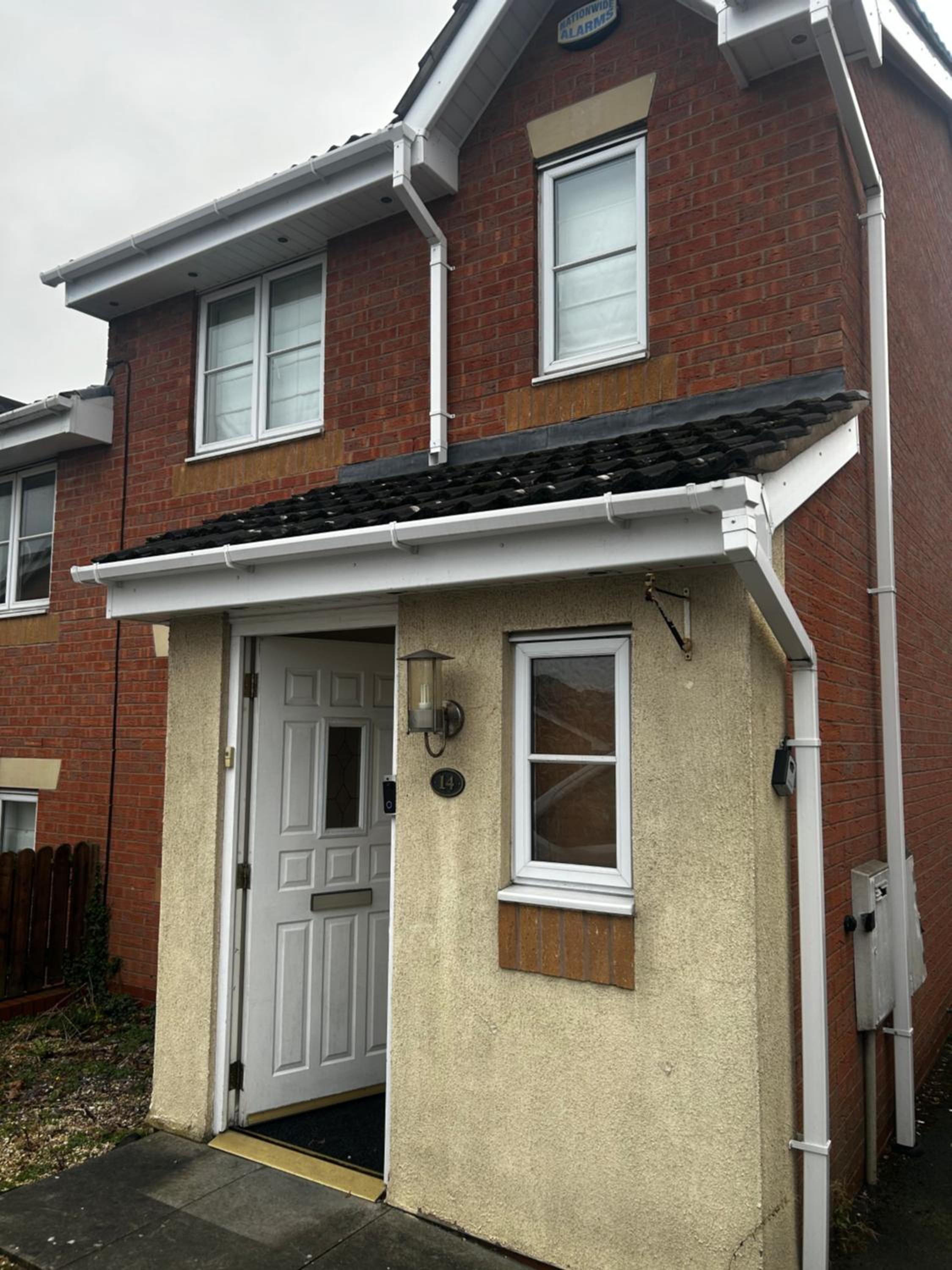 Brades Rise House - 3 bedroom house with 2 toilets with a private garden view 3