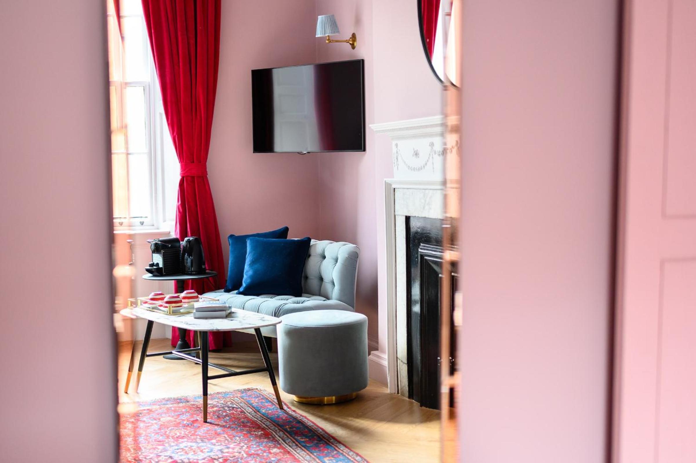 Queen Charlotte Guesthouse
