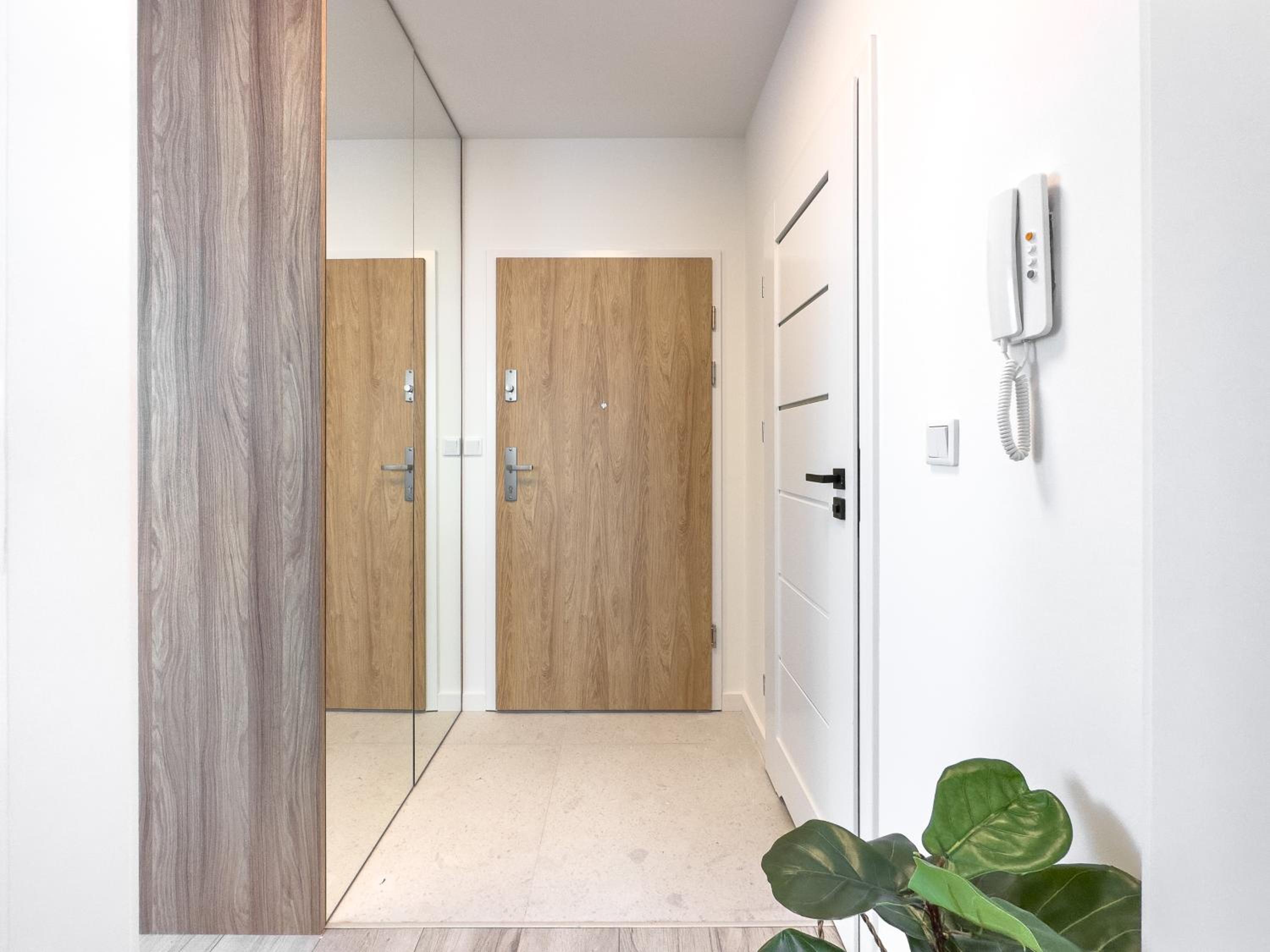 Krakowska Oaza Komfortu - Apartament Premium z Garażem