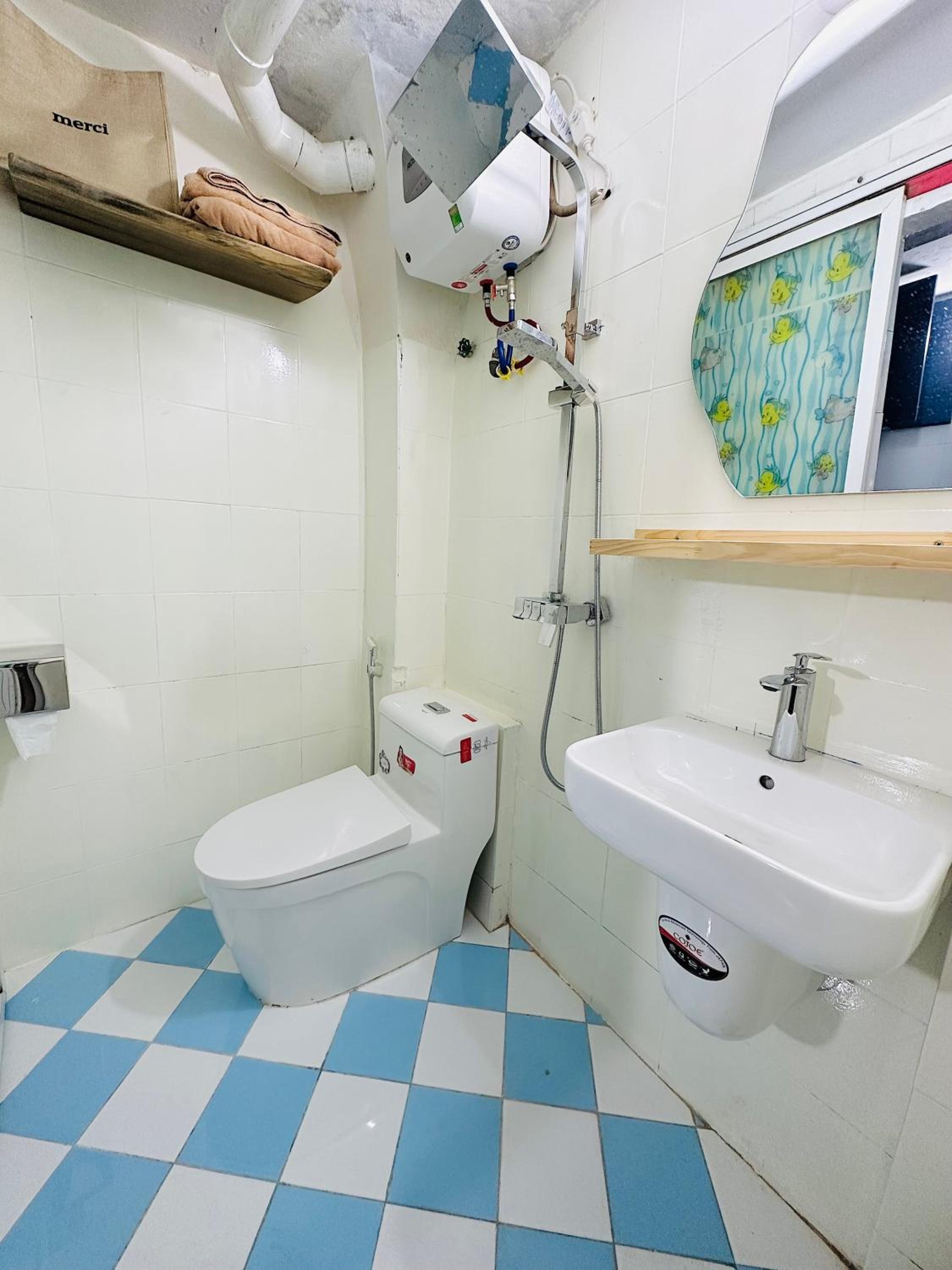 Heart of Hoan Kiem-RARE 4BR Private house unique design travel hub 13pax
