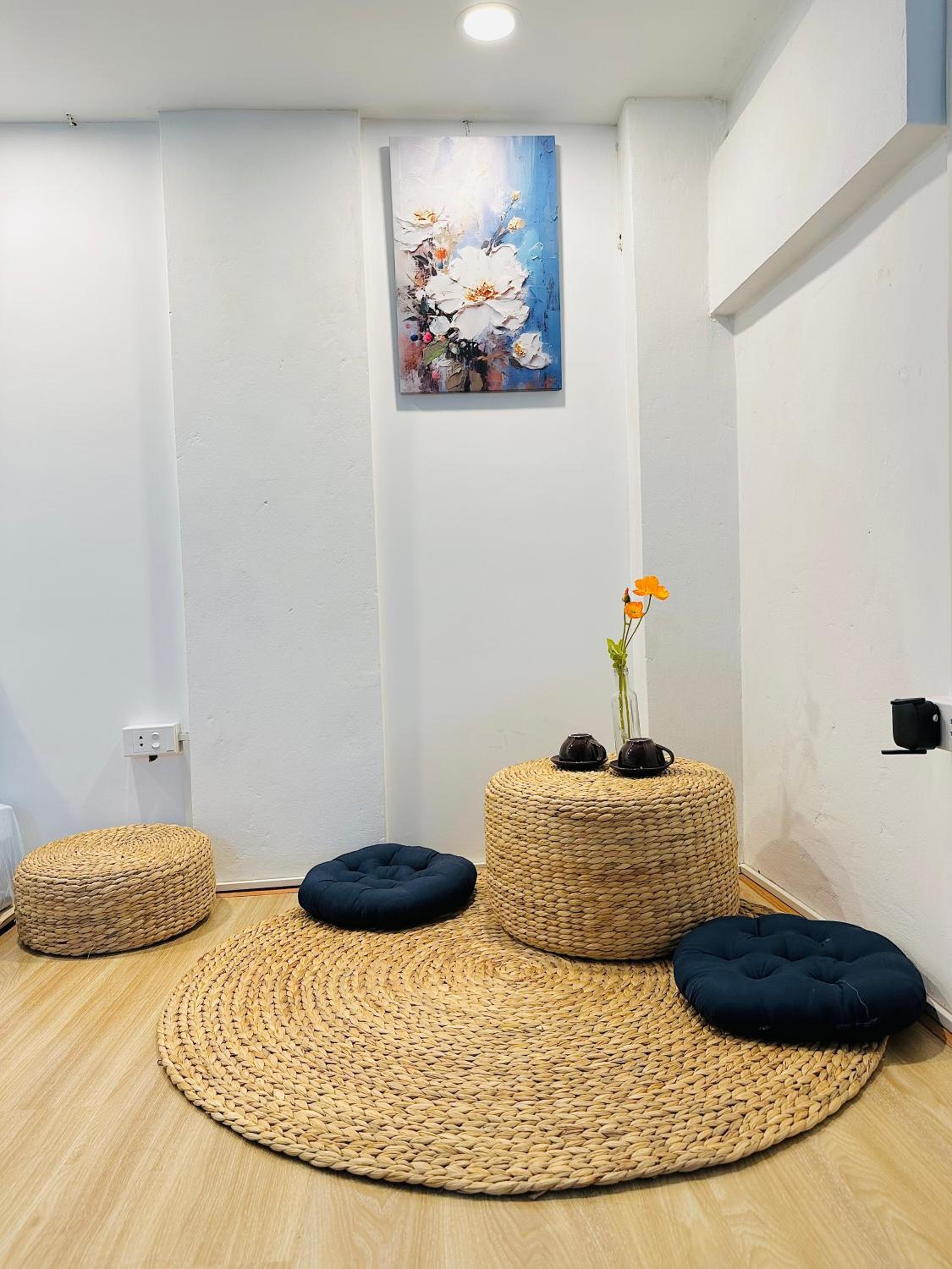 Heart of Hoan Kiem-RARE 4BR Private house unique design travel hub 13pax