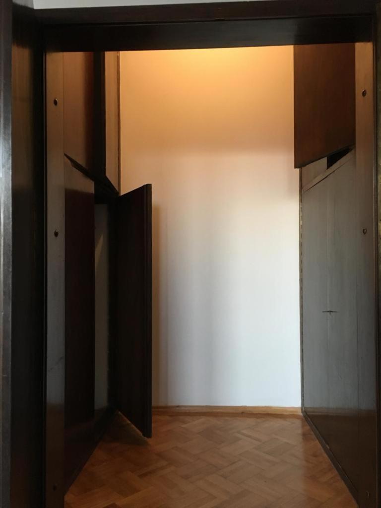 Central Studio Across from Intercontinental view 3