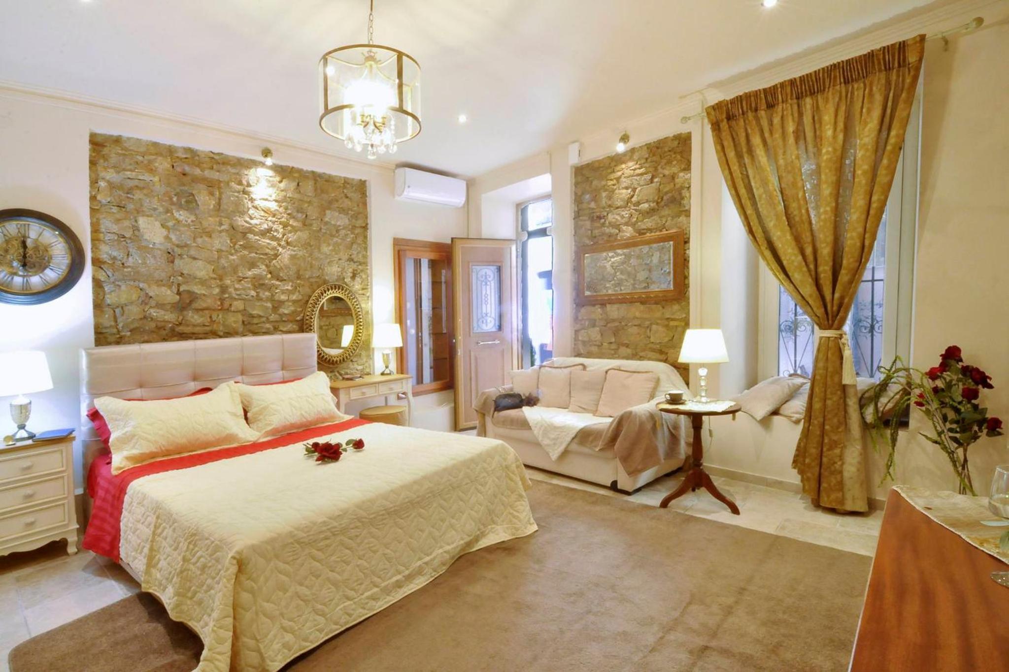 Venetian Suite Mitropolis new
