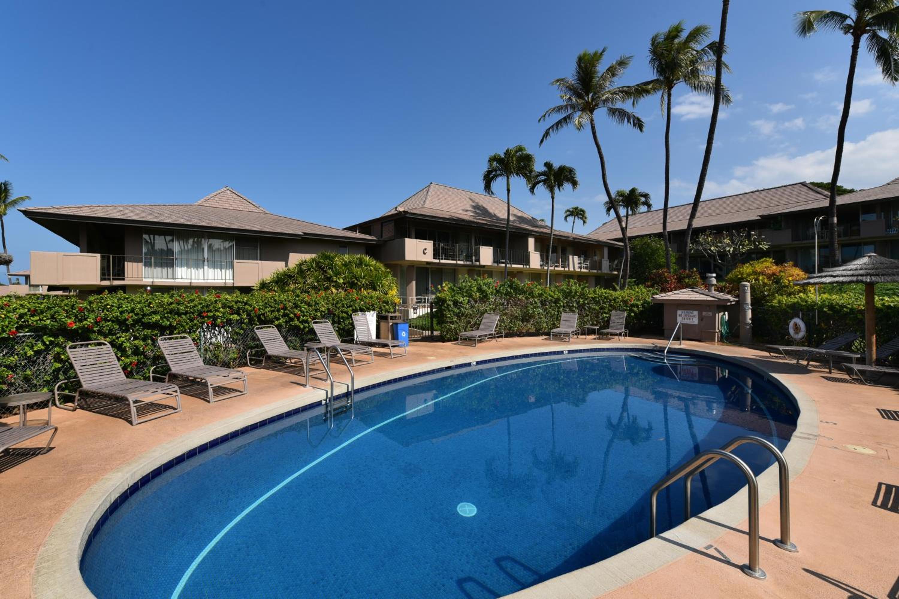 Eldorado E104 · Spacious 1BD wPool at Kaanapali