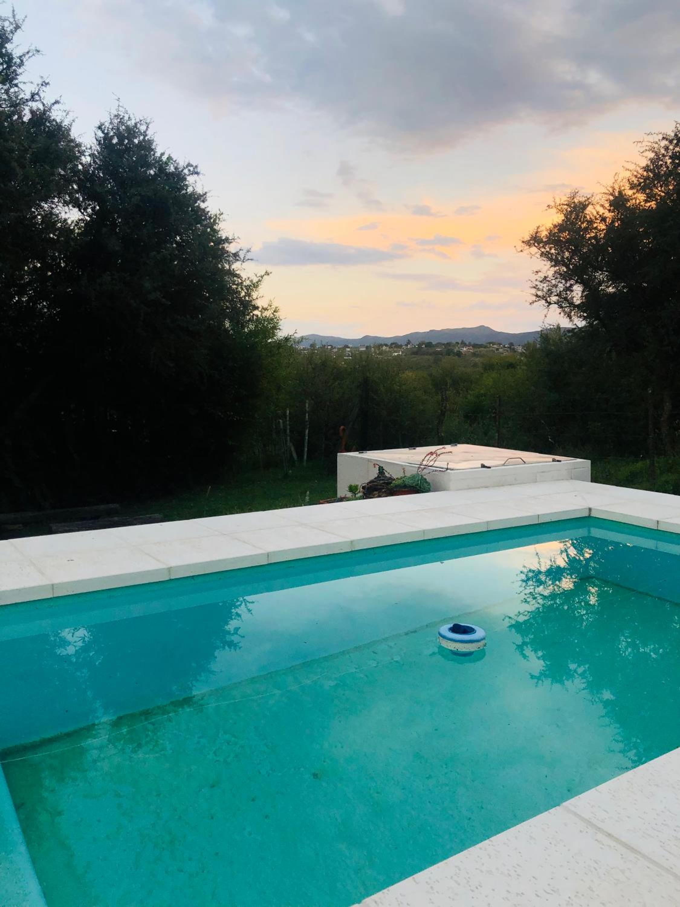 Casa amplia con pileta