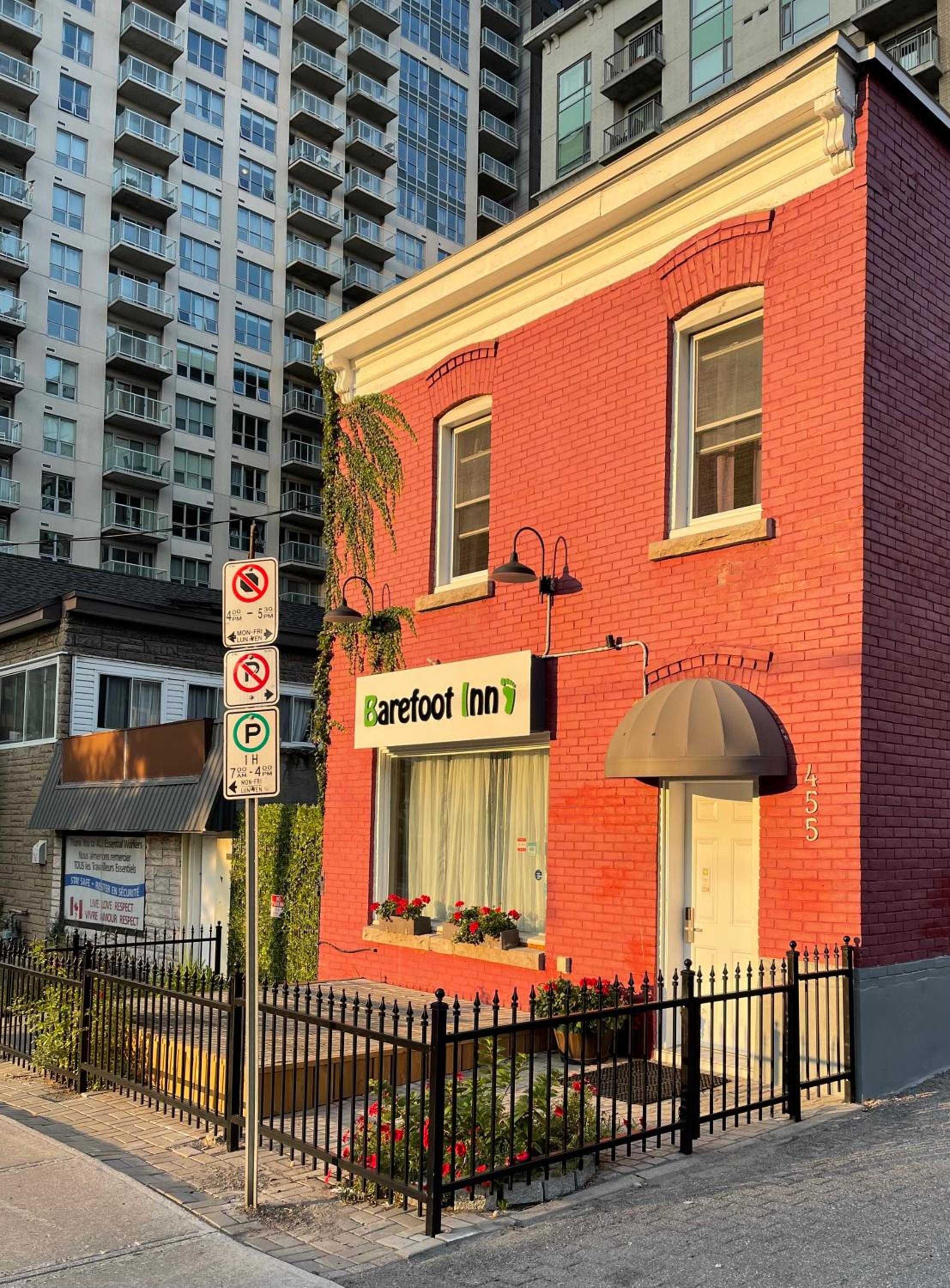 Barefoot Inn