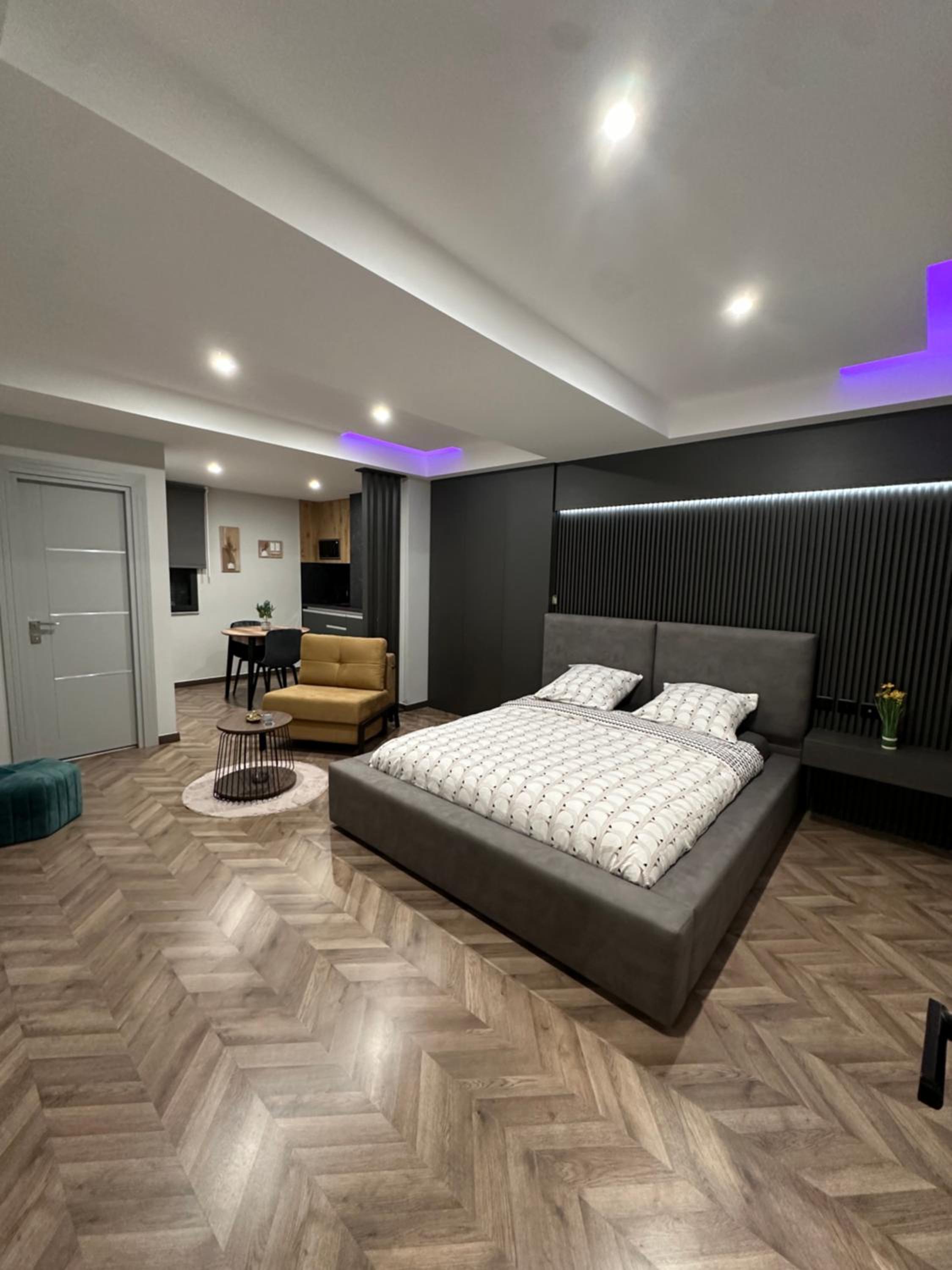 Room Studio Deluxe (Priam App)