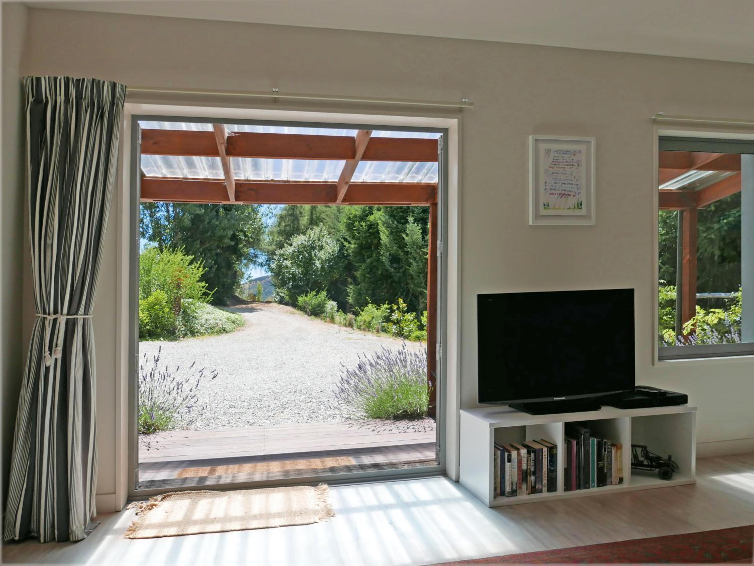 Wanaka Vacations - Wanaka's Private Escape - Property Image 9