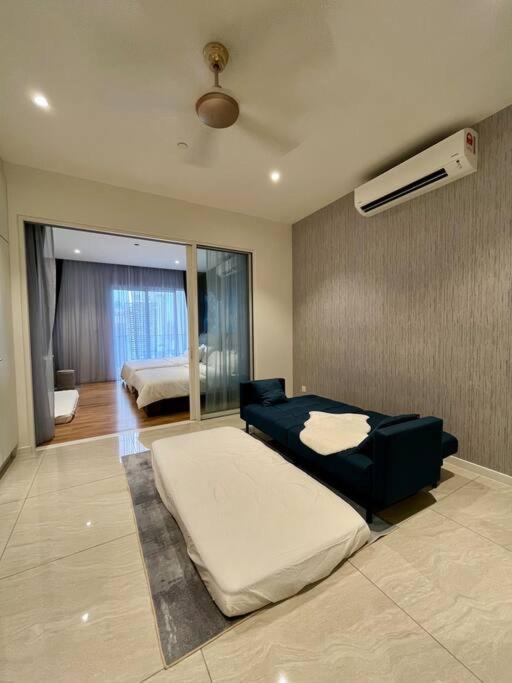 SOGO PWTC KLCC Monorail link Quill Mall 7Pax
