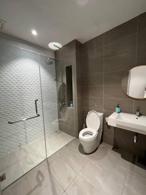 SOGO PWTC KLCC Monorail link Quill Mall 7Pax