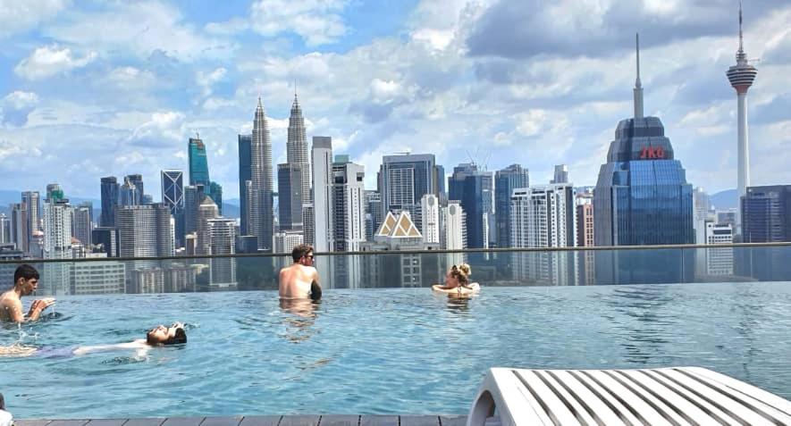 Regalia Luxury Suites KLCC - by Cozy Stay
