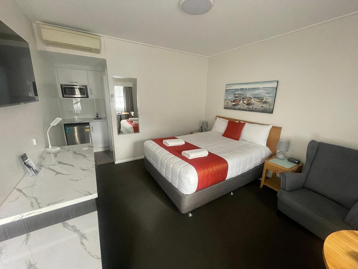 Colonial Lodge Motor Inn